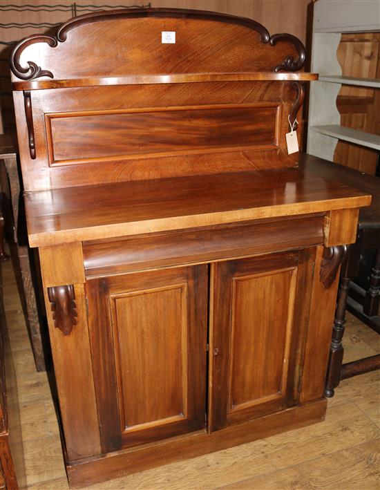 A Victorian mahogany chiffonier W.91cm